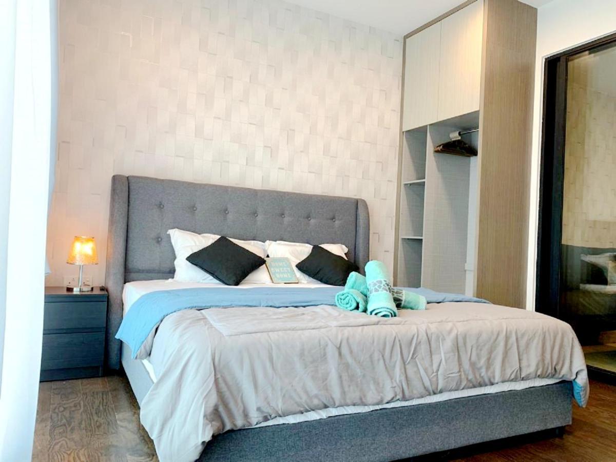 Almas Suites Puteri Harbour Нусаяя Екстер'єр фото