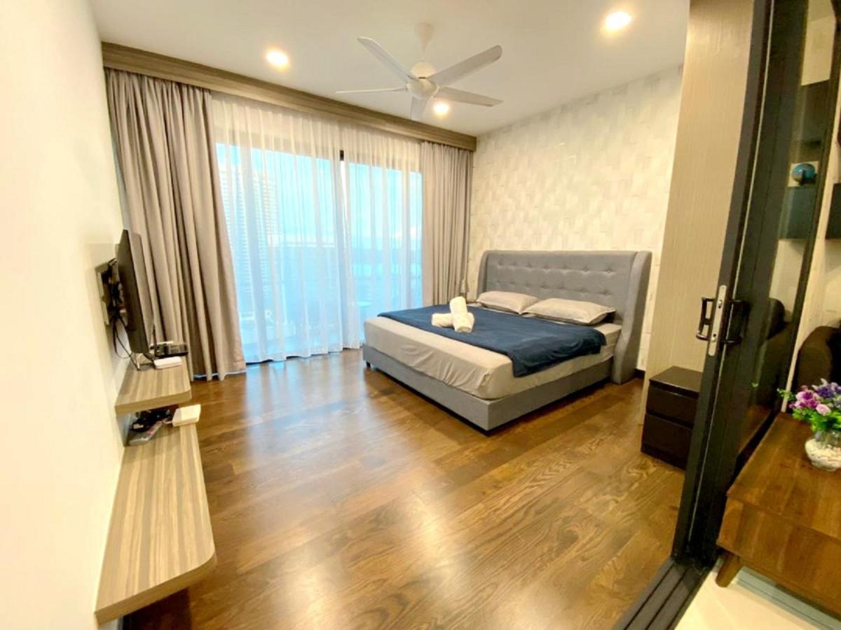 Almas Suites Puteri Harbour Нусаяя Екстер'єр фото