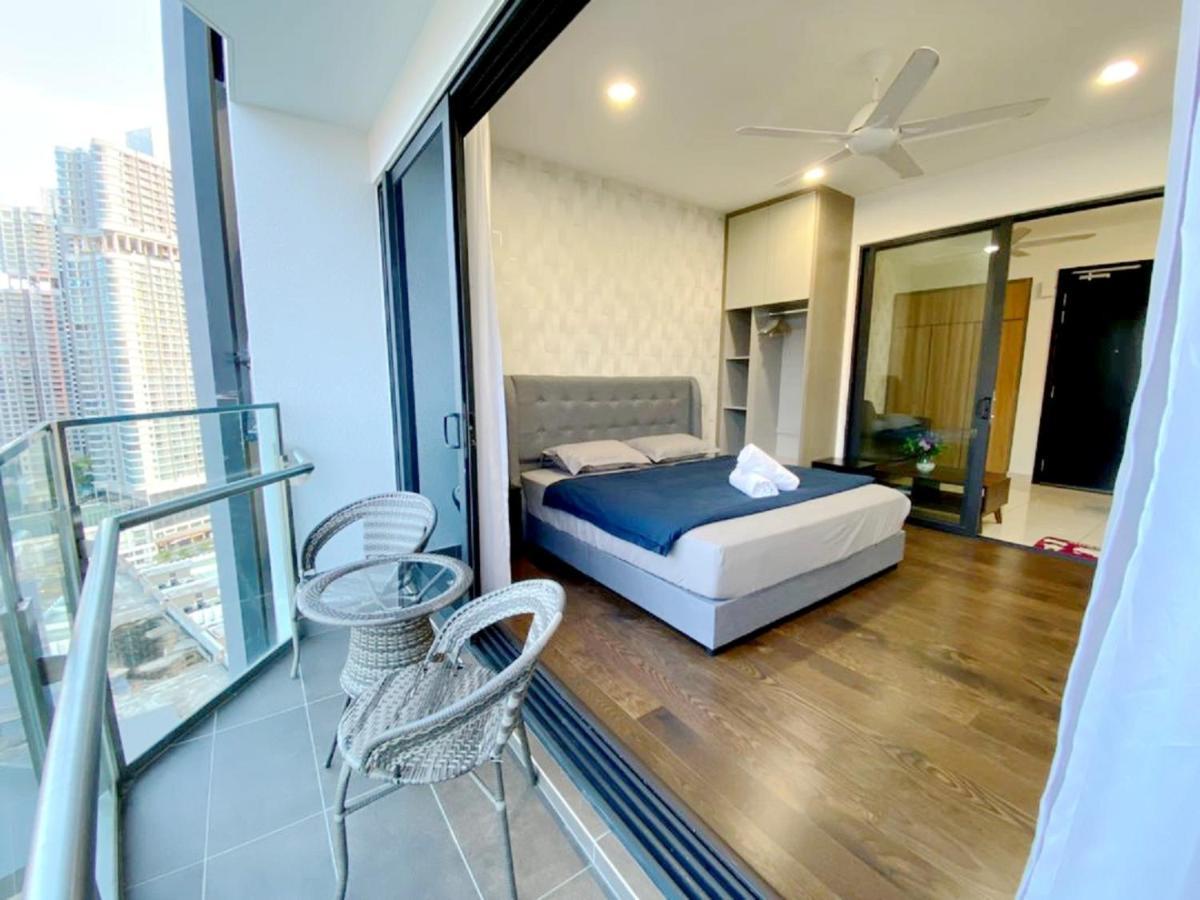 Almas Suites Puteri Harbour Нусаяя Екстер'єр фото