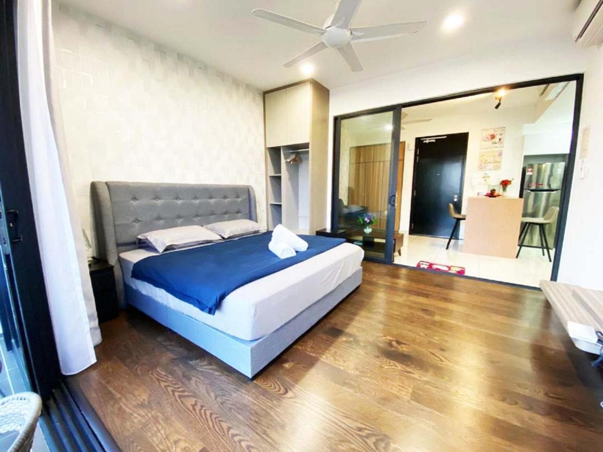 Almas Suites Puteri Harbour Нусаяя Екстер'єр фото