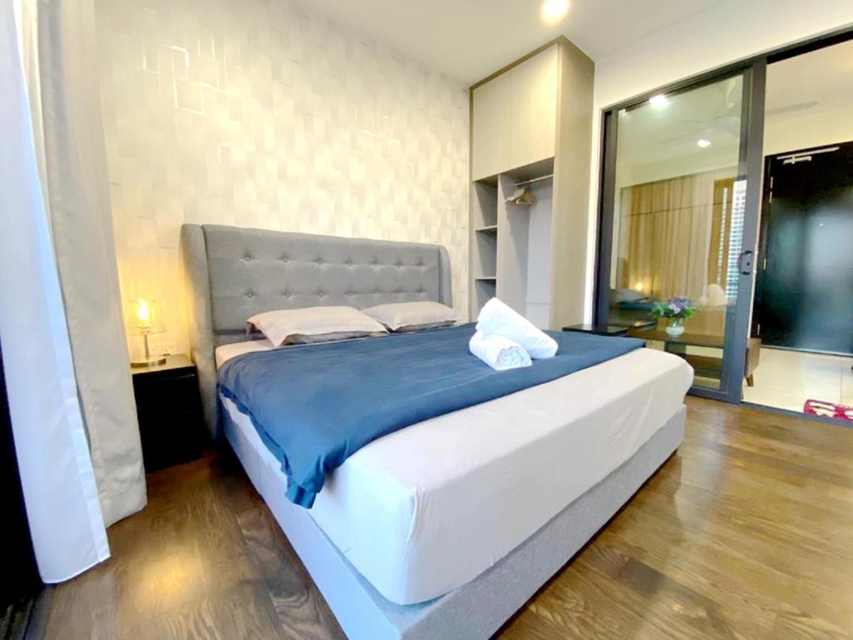 Almas Suites Puteri Harbour Нусаяя Екстер'єр фото