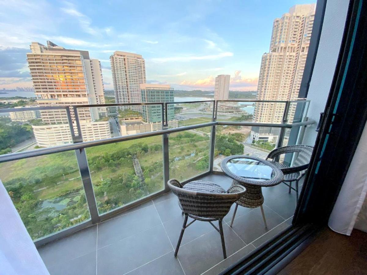 Almas Suites Puteri Harbour Нусаяя Екстер'єр фото
